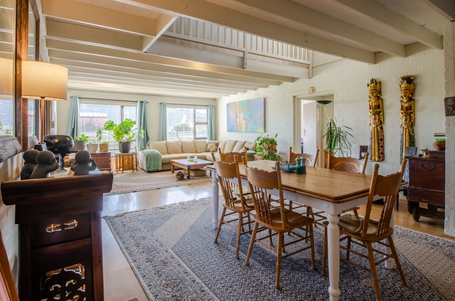 4 Bedroom Property for Sale in Pringle Bay Western Cape